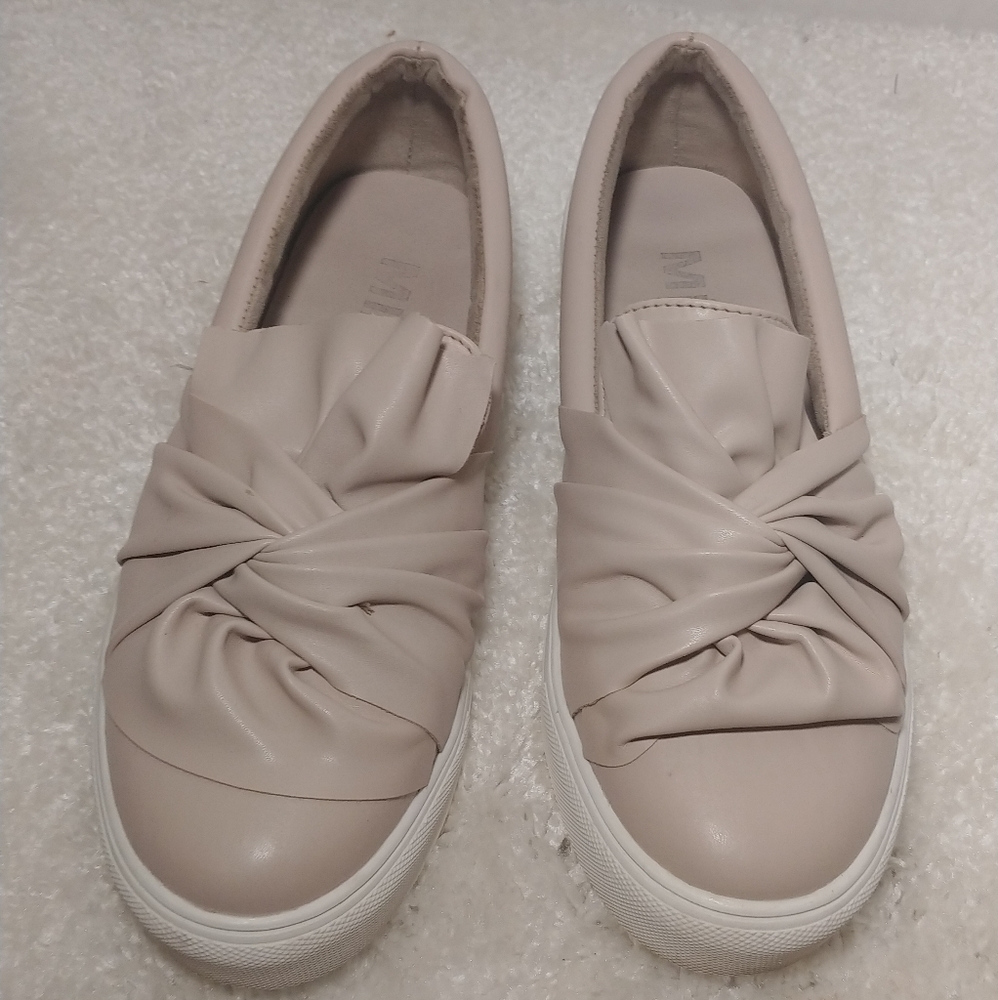 Mia Zoe Sneakers